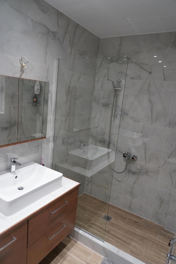 Larissa Downtown Apartment With Parking المظهر الخارجي الصورة