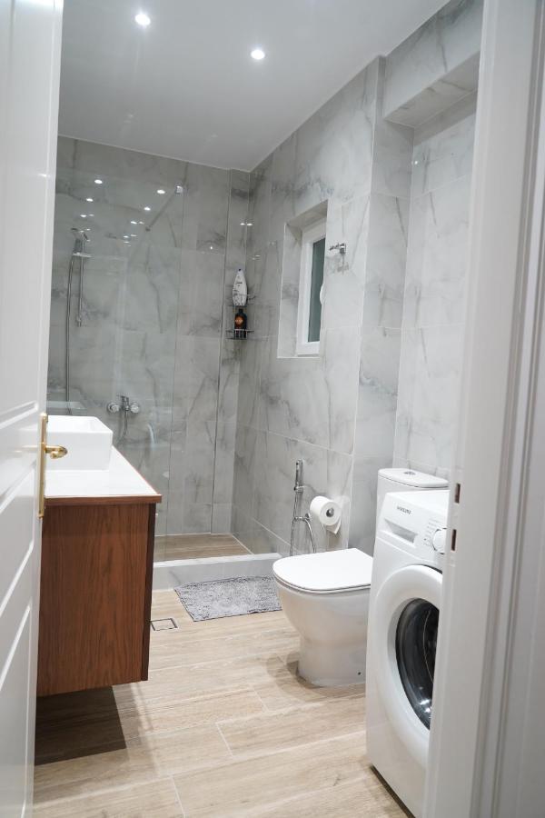 Larissa Downtown Apartment With Parking المظهر الخارجي الصورة
