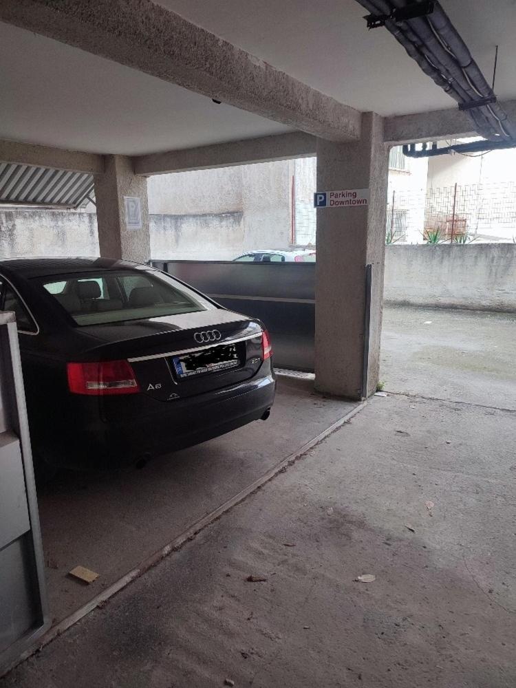 Larissa Downtown Apartment With Parking المظهر الخارجي الصورة